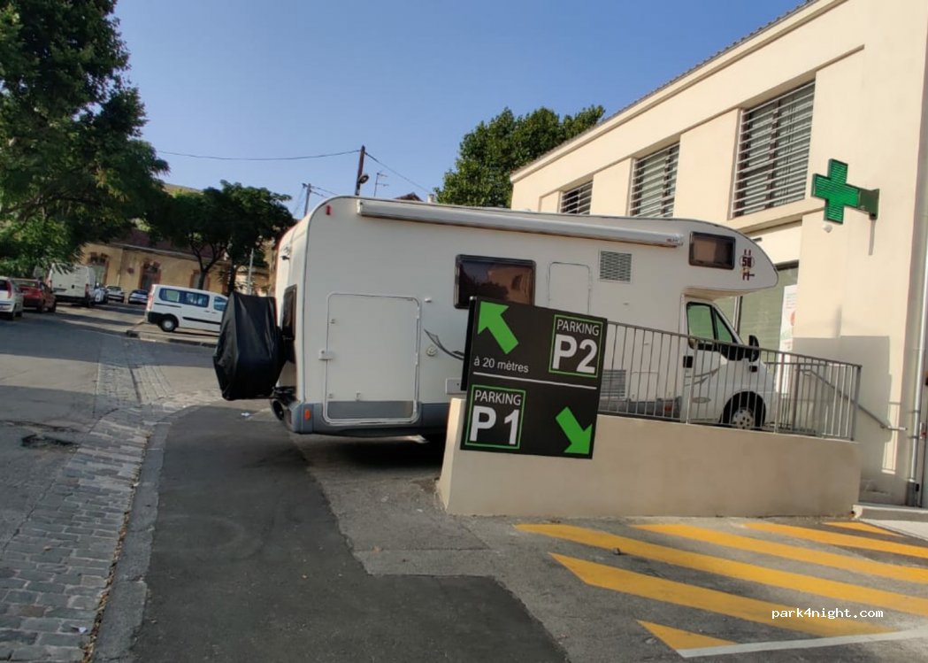 (13016) Marseille - 2 Avenue de la Gare — foto