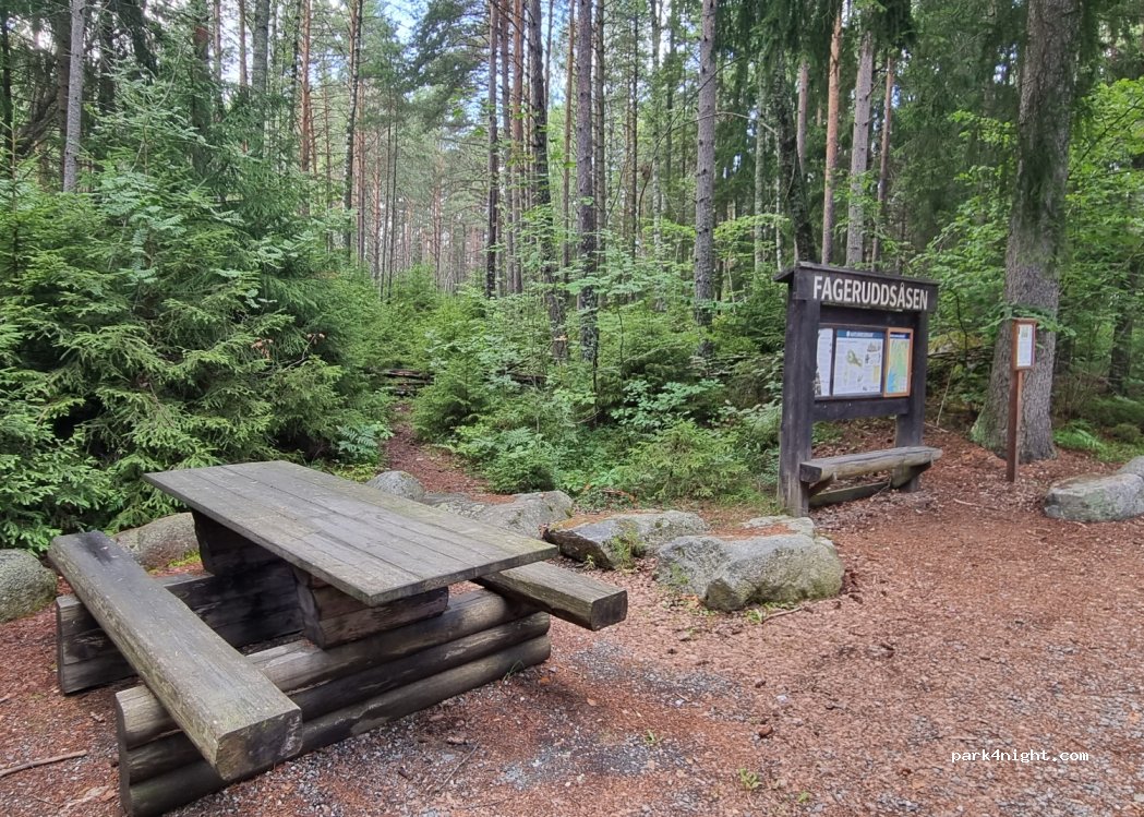 (749 48) Enköping - 9 Kolarviksvägen — foto 2