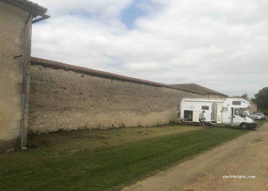 (86510) Brux - Unnamed Road — foto 3