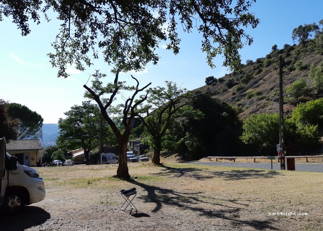 Camping La Pinède des Mées — foto