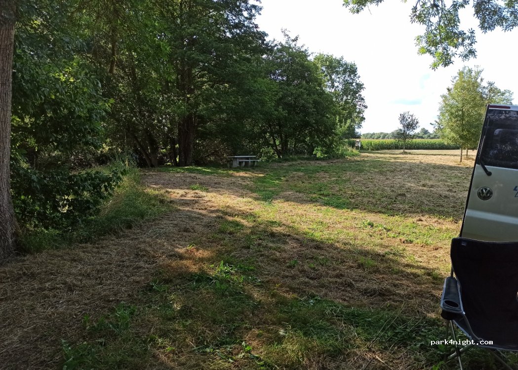 (16390) Saint-Séverin - Unnamed Road — foto 4