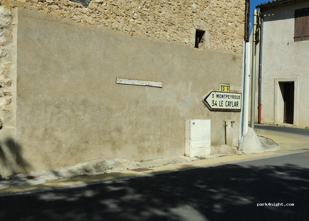 (34150) Lagamas - 2 Place de la Mairie — foto