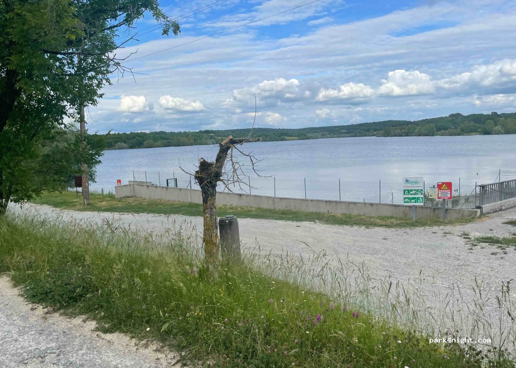 (47210) Tourliac - Unnamed Road — foto
