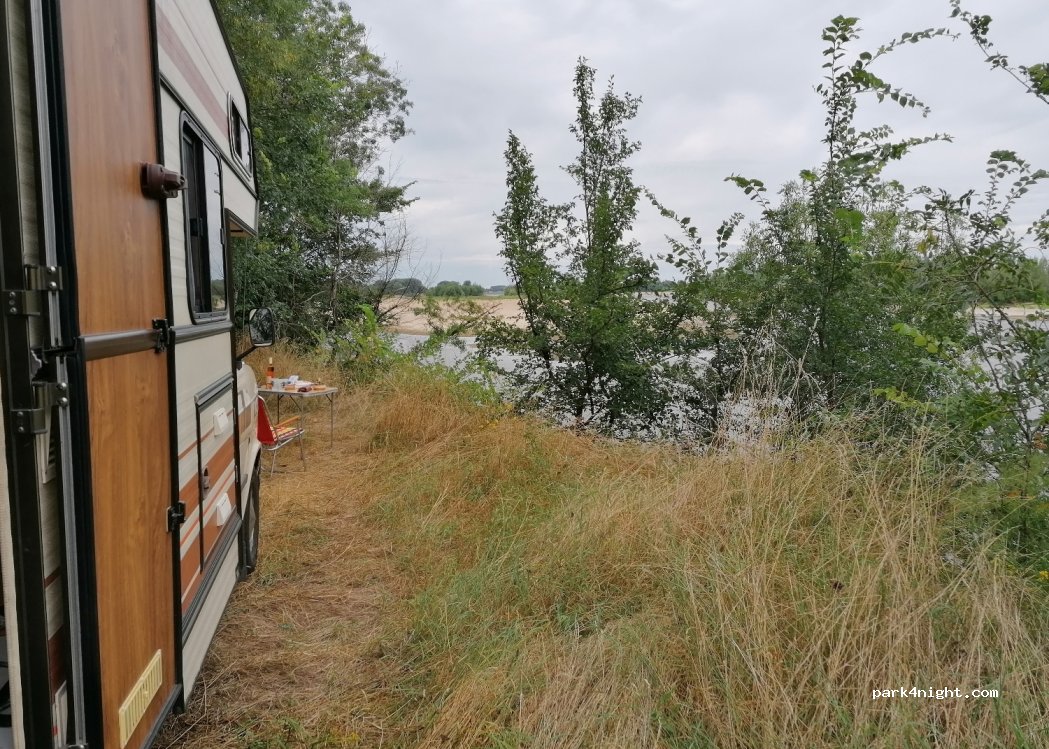 (49730) Parnay - Rue Valbrun — foto 2