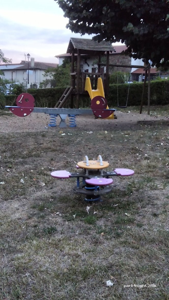 Camping-Aire de jeux — foto 2