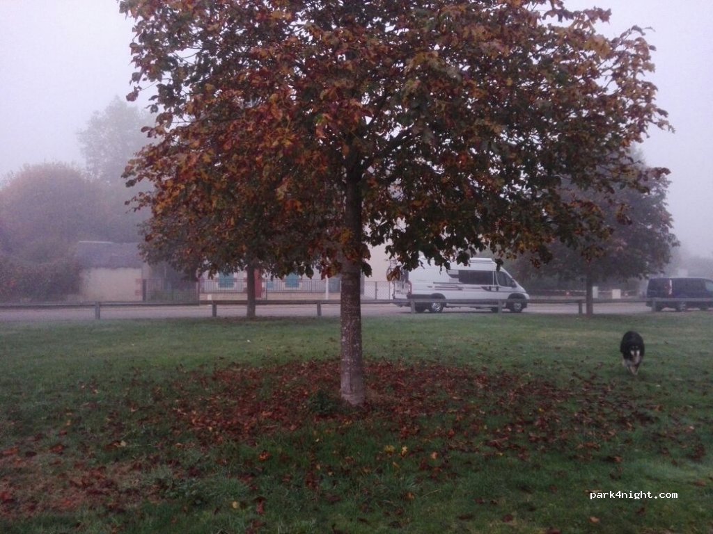 (18150) Cuffy - 13-23 Rue Port — foto 2