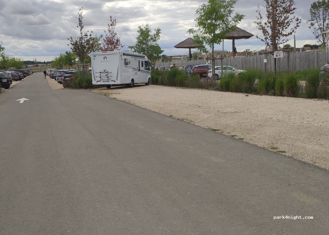 (28630) Nogent-le-Phaye - D24 — foto