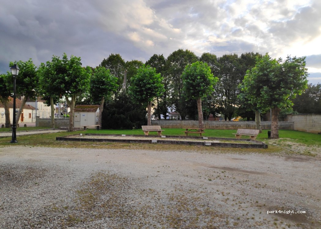 (10140) Magny-Fouchard - — foto