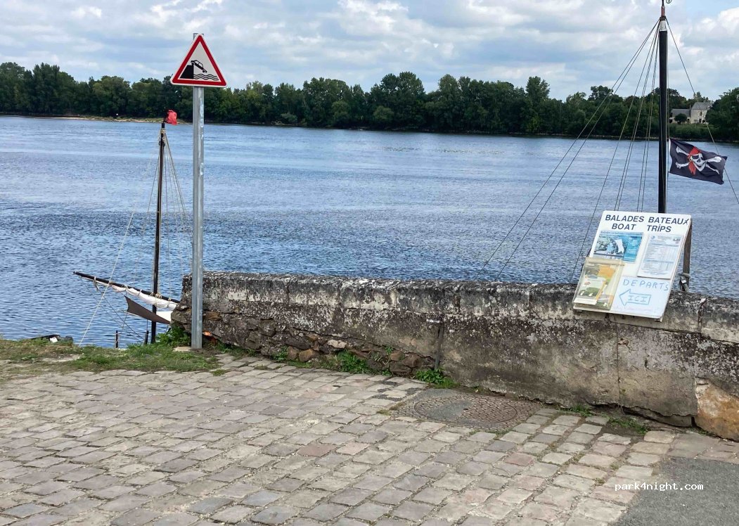 (49350) Gennes-Val-de-Loire - 33 Quai des Mariniers — foto