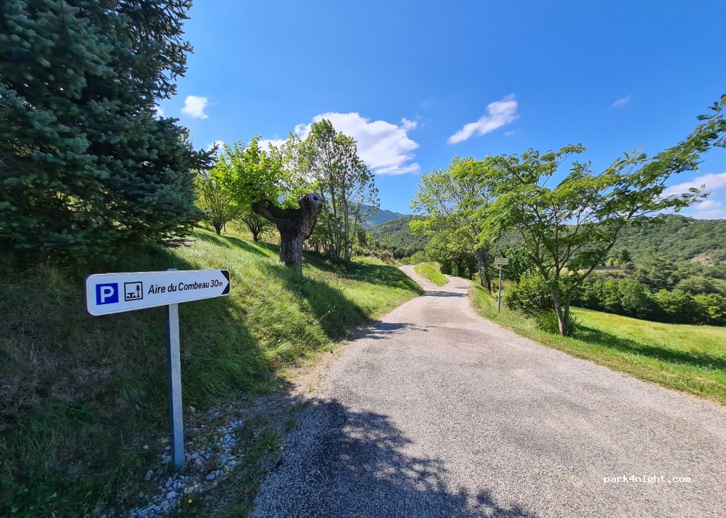 (26340) Saint-Sauveur-en-Diois - Le Village — foto