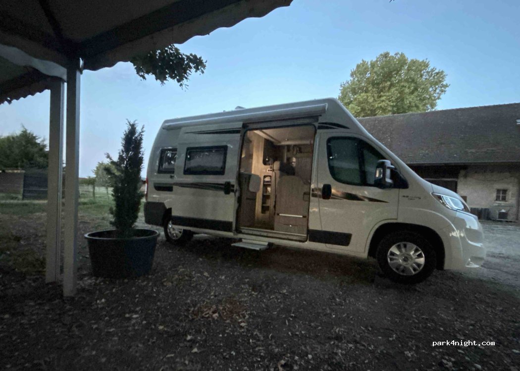 Aire de Camping-Car Bertrand Chavanis — foto 5