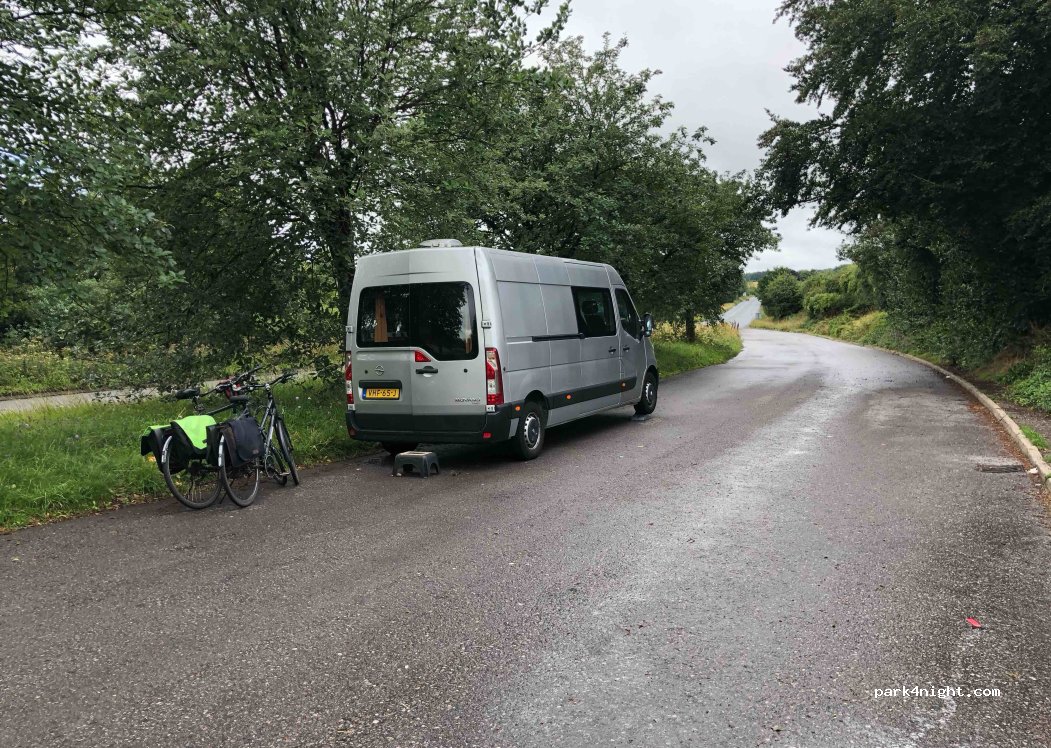 (RG17)  - Bath Road — foto 2