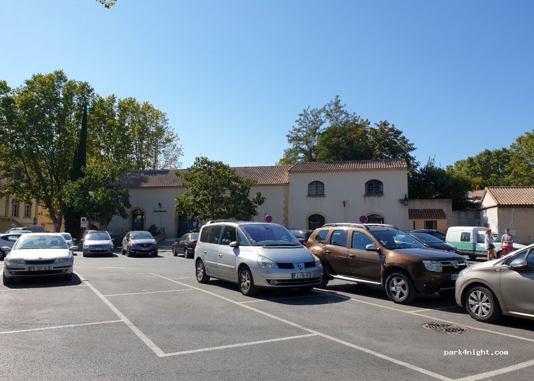 (13410) Lambesc - 6476 Boulevard de la République — foto 2