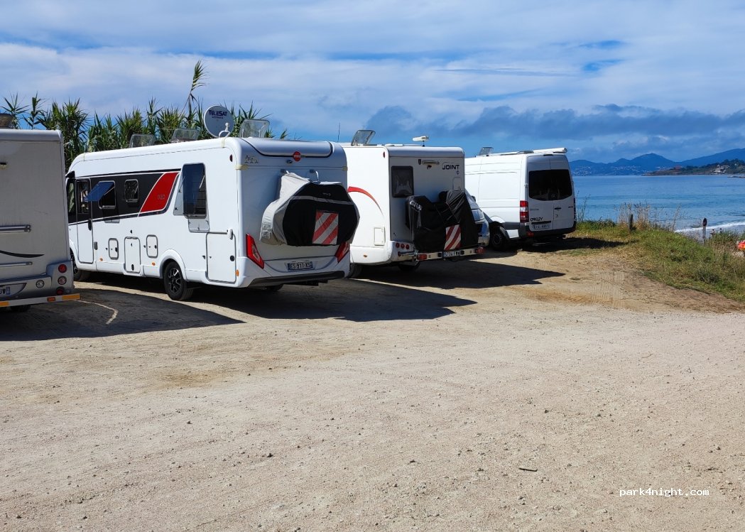 Área autocaravanas — foto 2