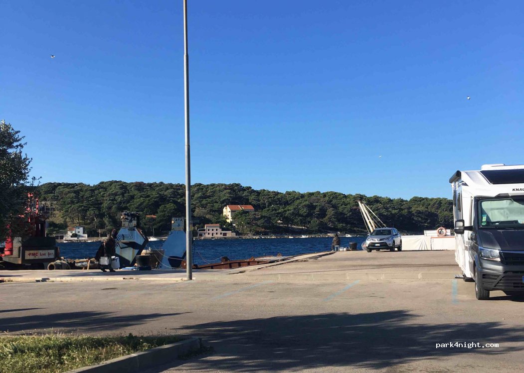 (51550) Mali Lošinj - 33 Ulica Lošinj. brodograditelja — foto