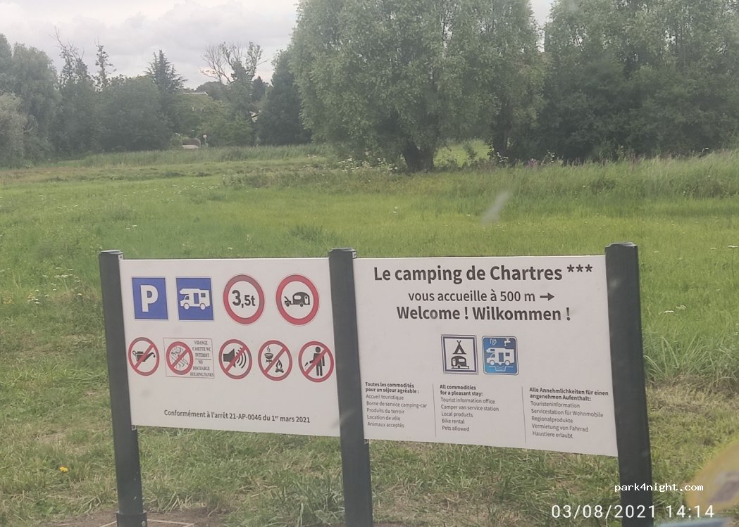 Aire camping-car Chartres — foto