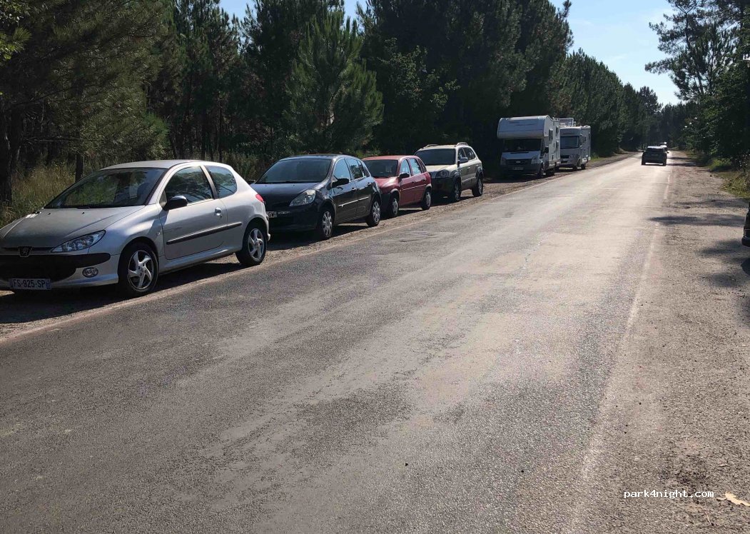 (40160) Gastes - Unnamed Road — foto