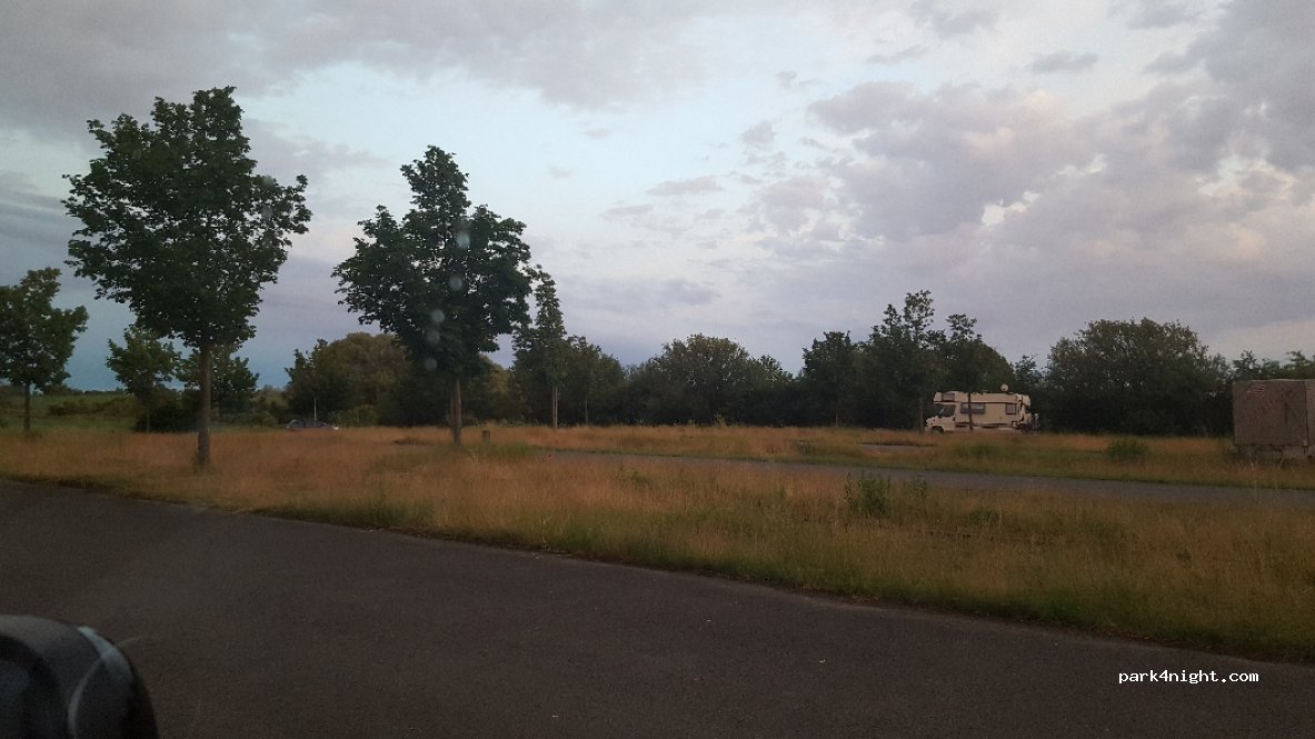 (04552) Neukieritzsch - Unnamed Road — foto 2