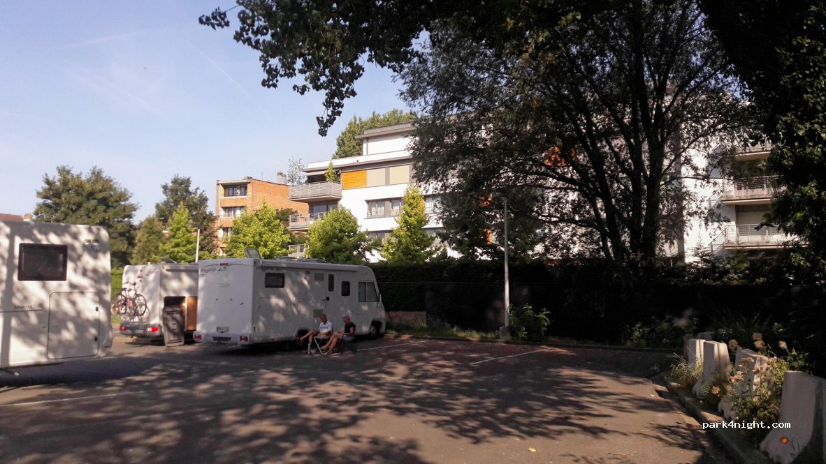 Camp in Brussels — foto 4