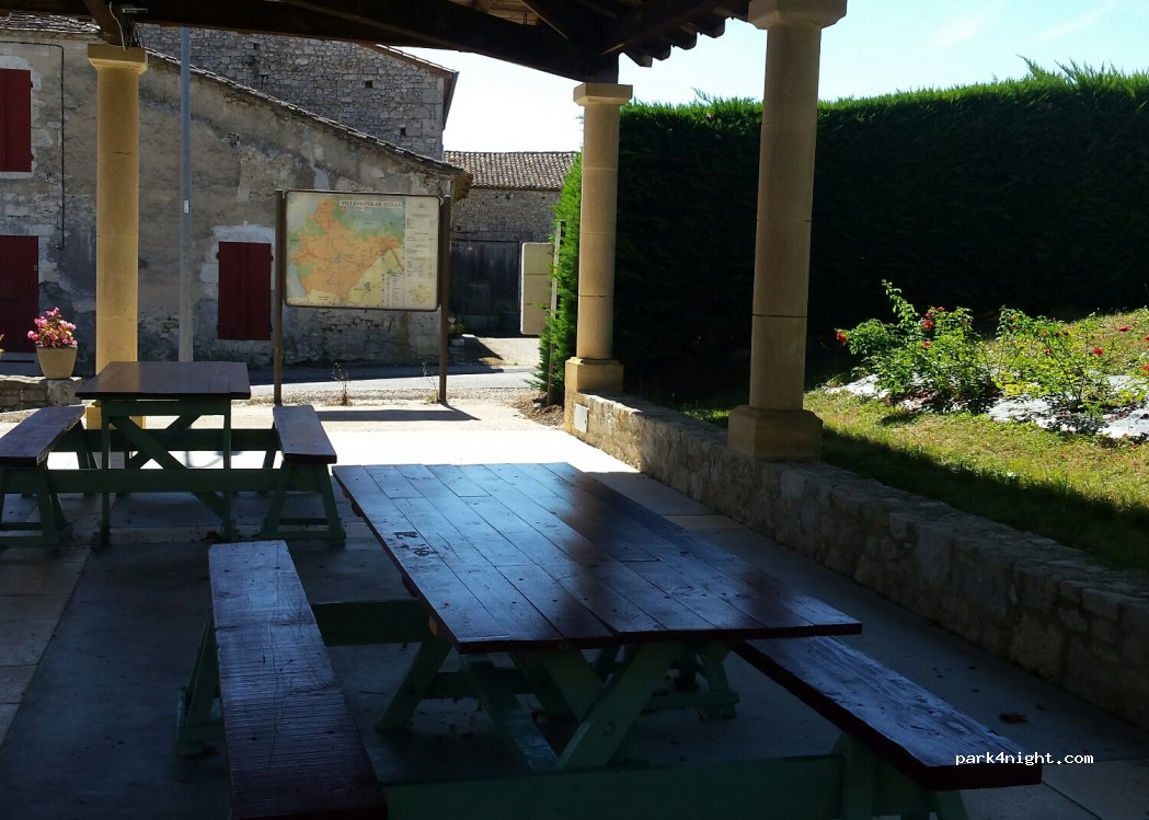 (47120) Villeneuve-de-Duras - 39 Le Bourg — foto