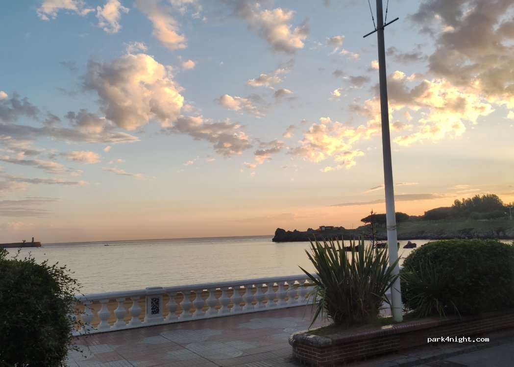 (39700) Castro Urdiales - 12 Avenida la Playa — foto