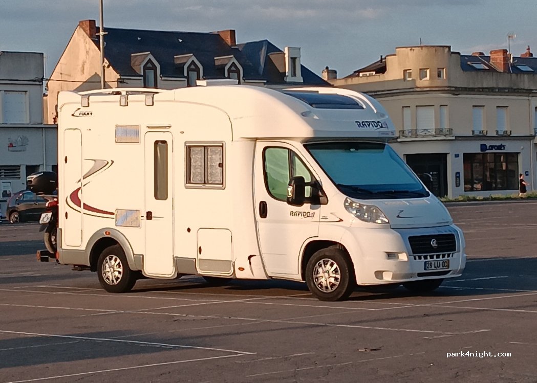 (79100) Thouars - 814 Boulevard Pierre Curie — foto