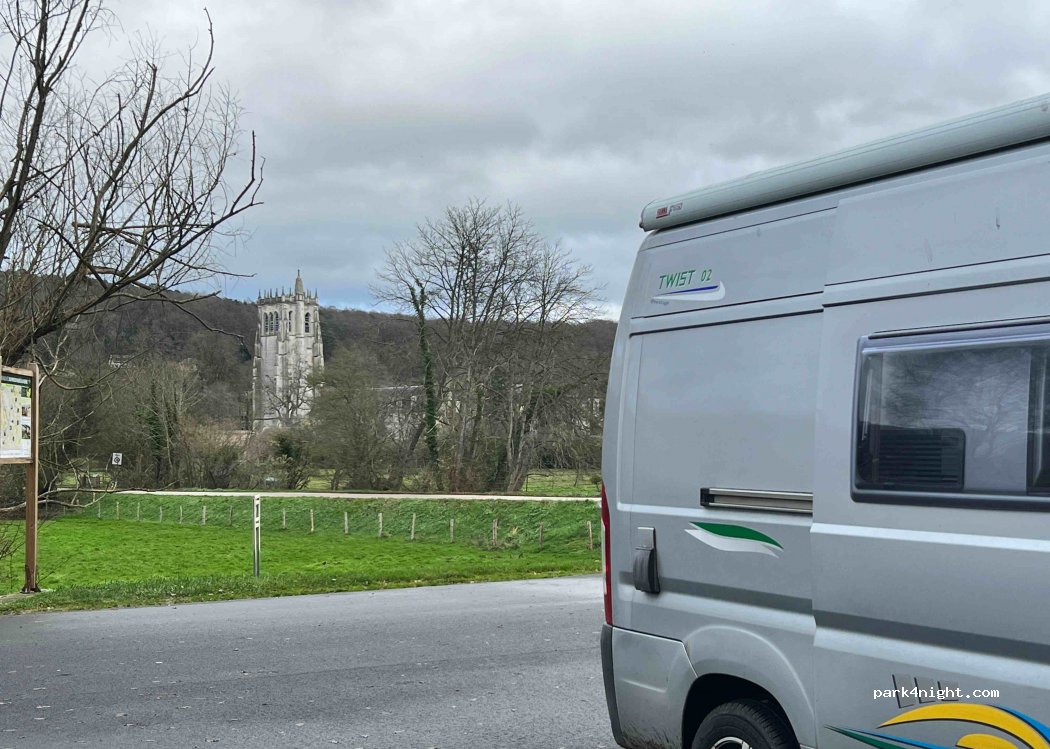 Aire de camping-car du Bec-Hellouin — foto 3