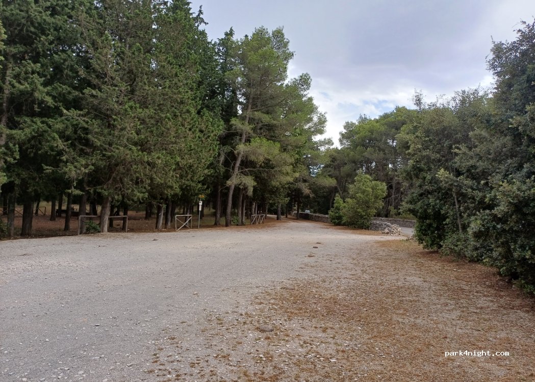 (70020) Cassano delle Murge - Unnamed Road — foto 4