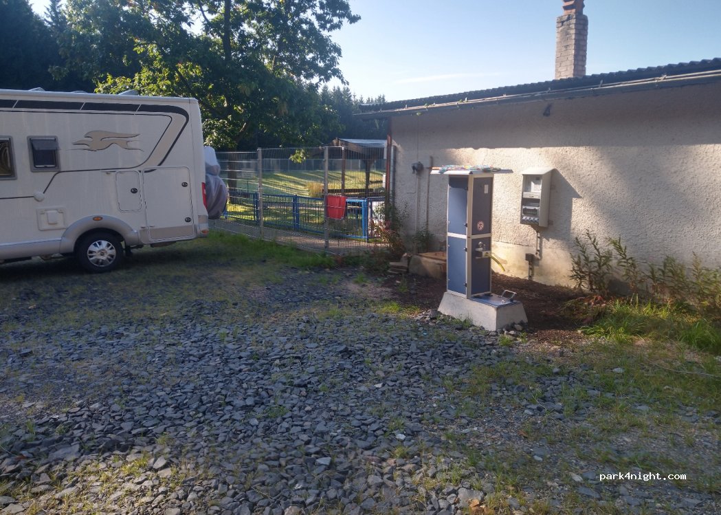 Stellplatz am Naturbad — foto