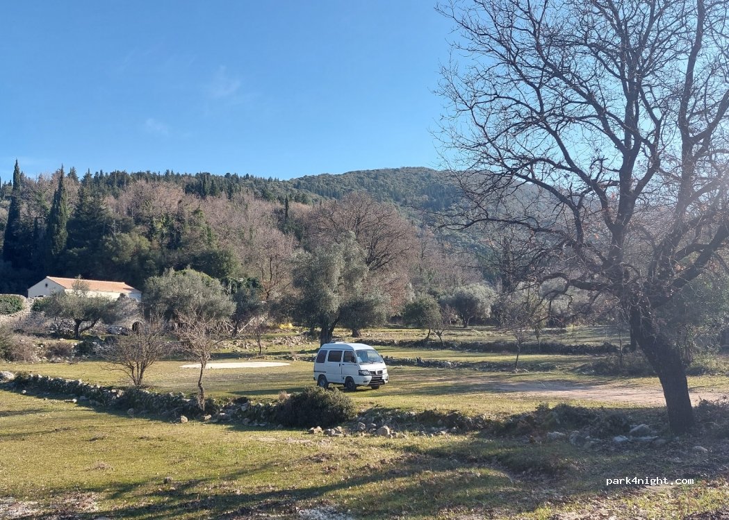 (310 80) Lefkada - Unnamed Road — foto 3