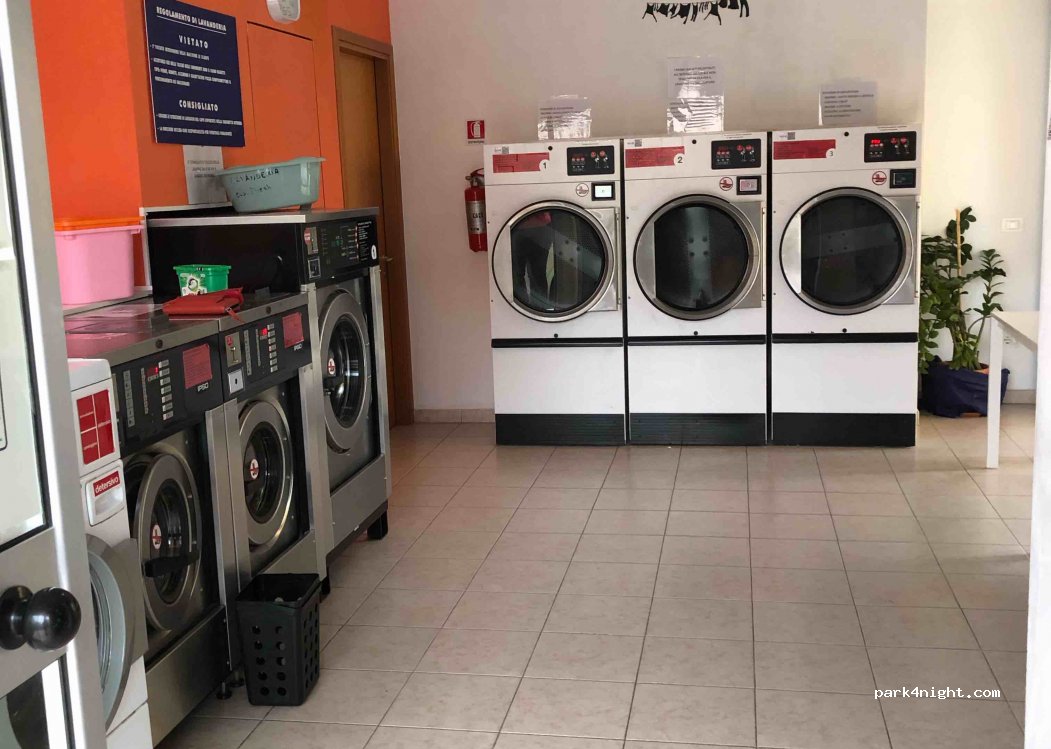 (58010) Albinia - 13 Piazza Molise — foto