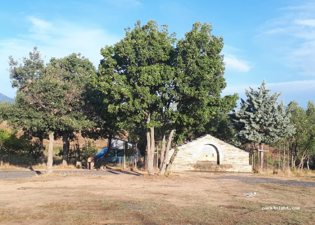 (680 04) Roussa - Unnamed Road — foto