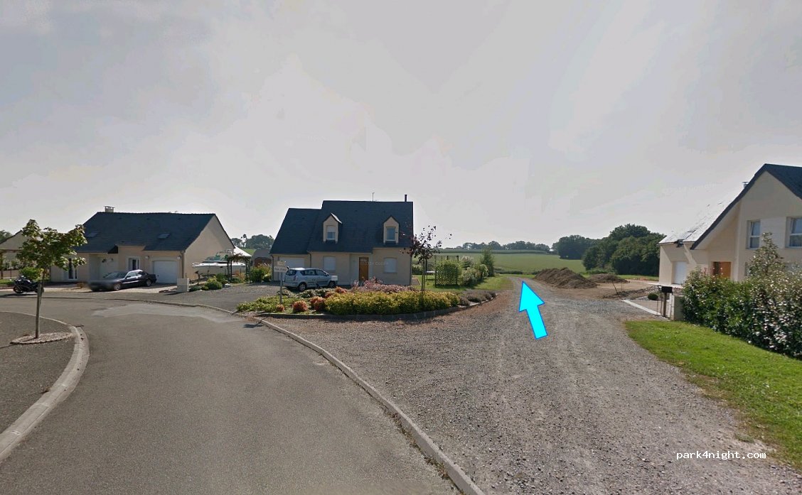 (53470) La Bazouge-des-Alleux - 23 Place des Justes — foto