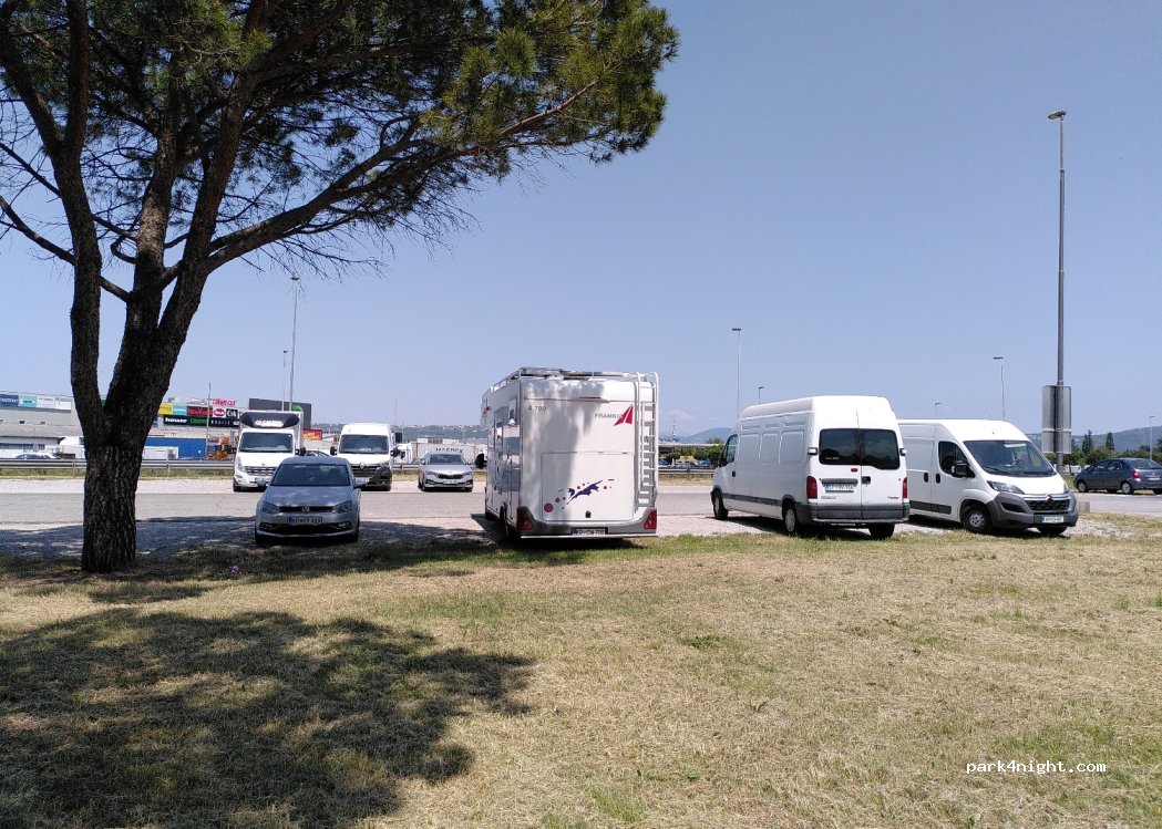 (6000)  - Šmarska cesta — foto 4