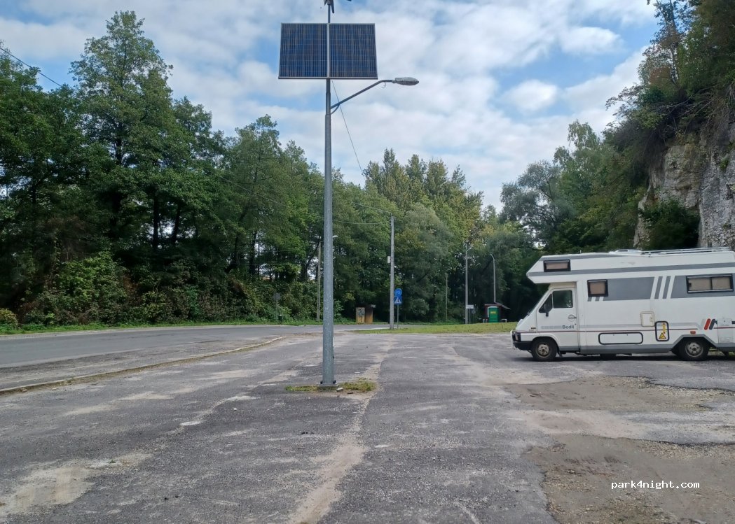 (32-095) Iwanowice Dworskie - — foto