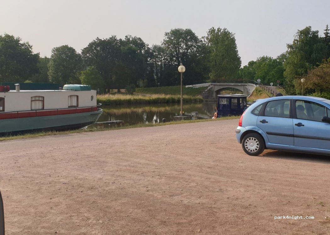 (58500) Chevroches - 22 Le Bourg — foto 3