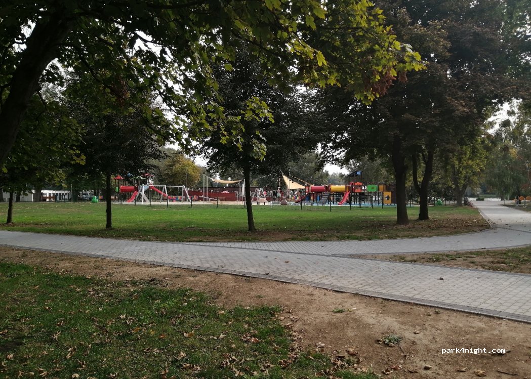 (9600) Sárvár - 16 Alkotmány utca — foto