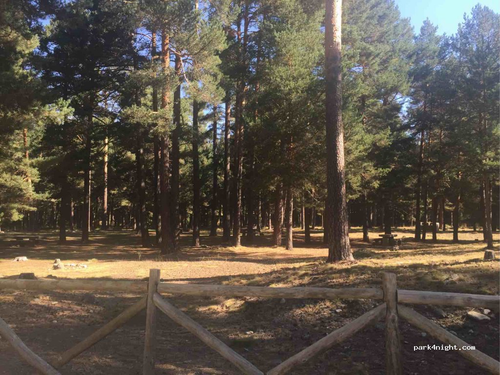 (05635) Navarredonda de Gredos - Unnamed Road — foto