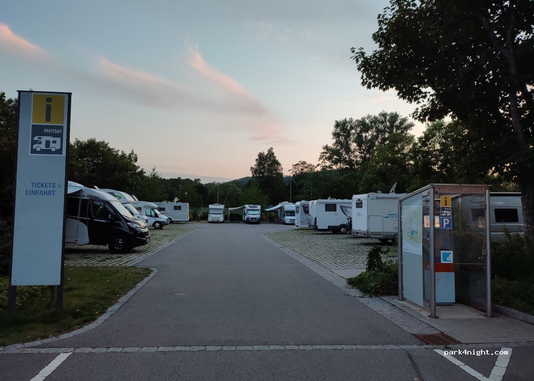 Wohnmobilstellplatz am Kurpark — foto 2