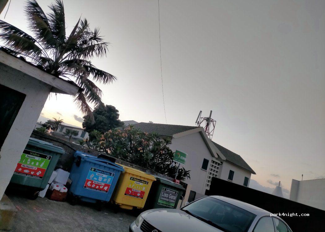 (9270-095) Porto Moniz - 13 Rua dos Alfarrobeiras — foto 3