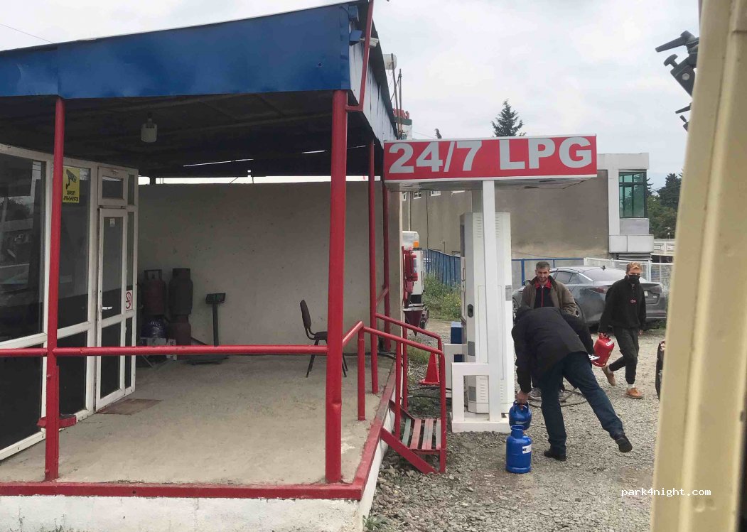 () T'bilisi - 38 Tengiz Sheshelidze Street — foto