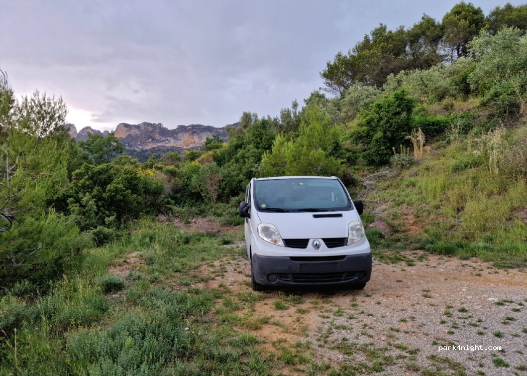 (84190) Lafare - Unnamed Road — foto 3