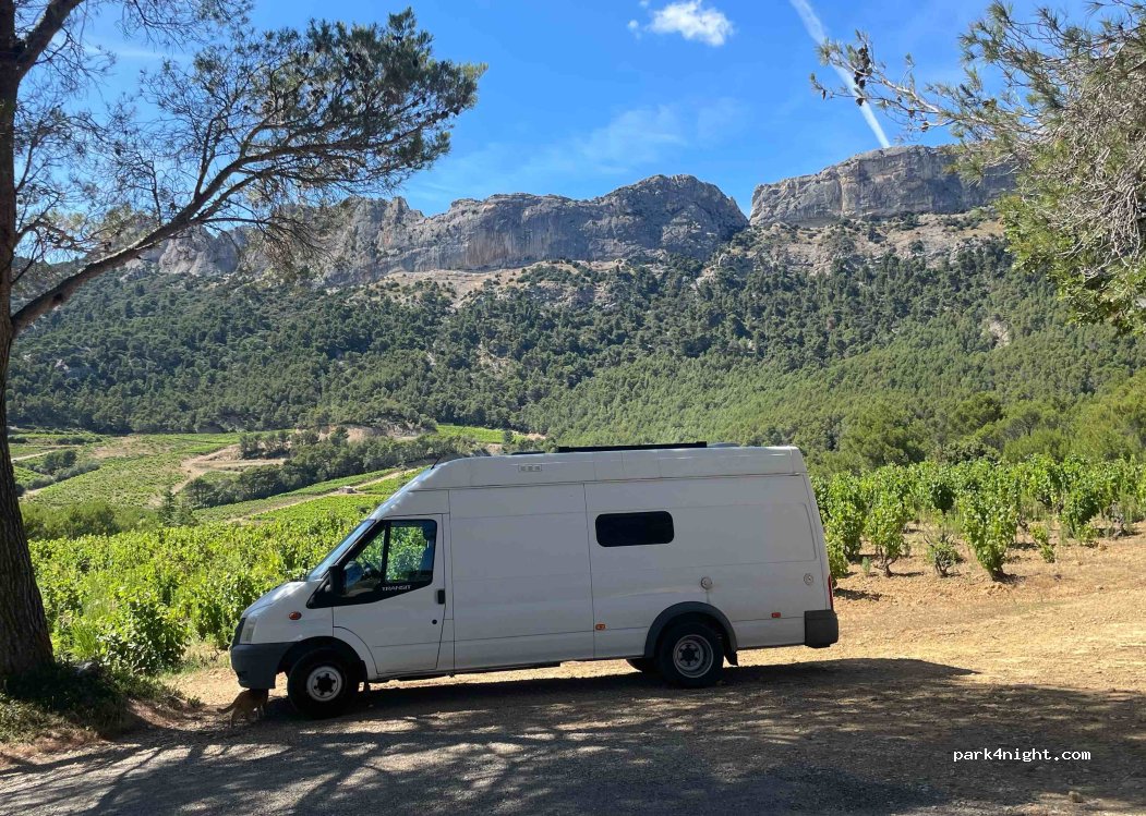 (84190) Lafare - Unnamed Road — foto 4
