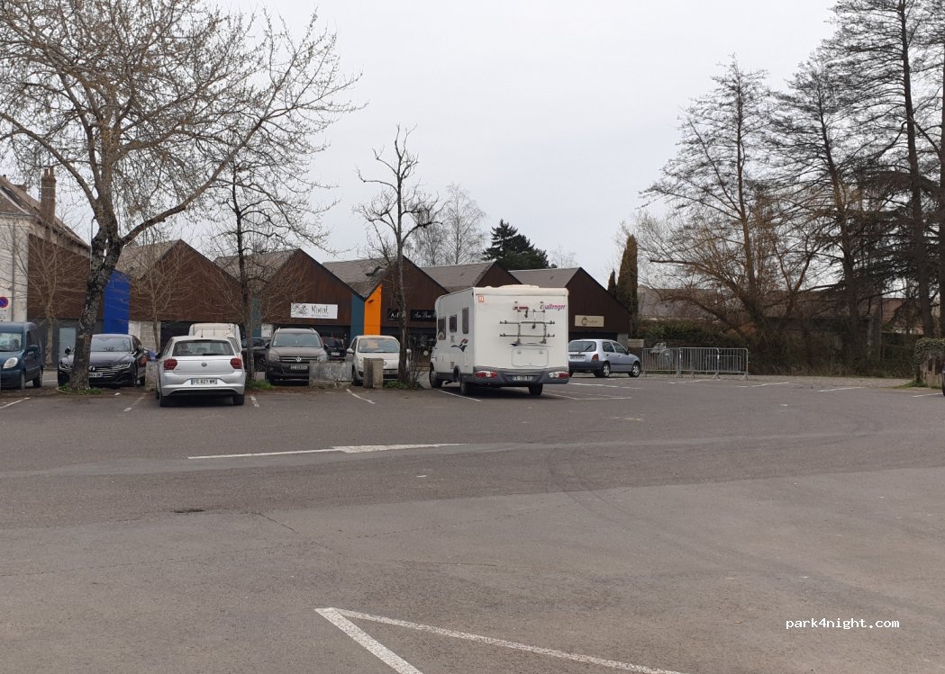 (37380) Monnaie - 3 place Jean-Baptiste MOREAU — foto