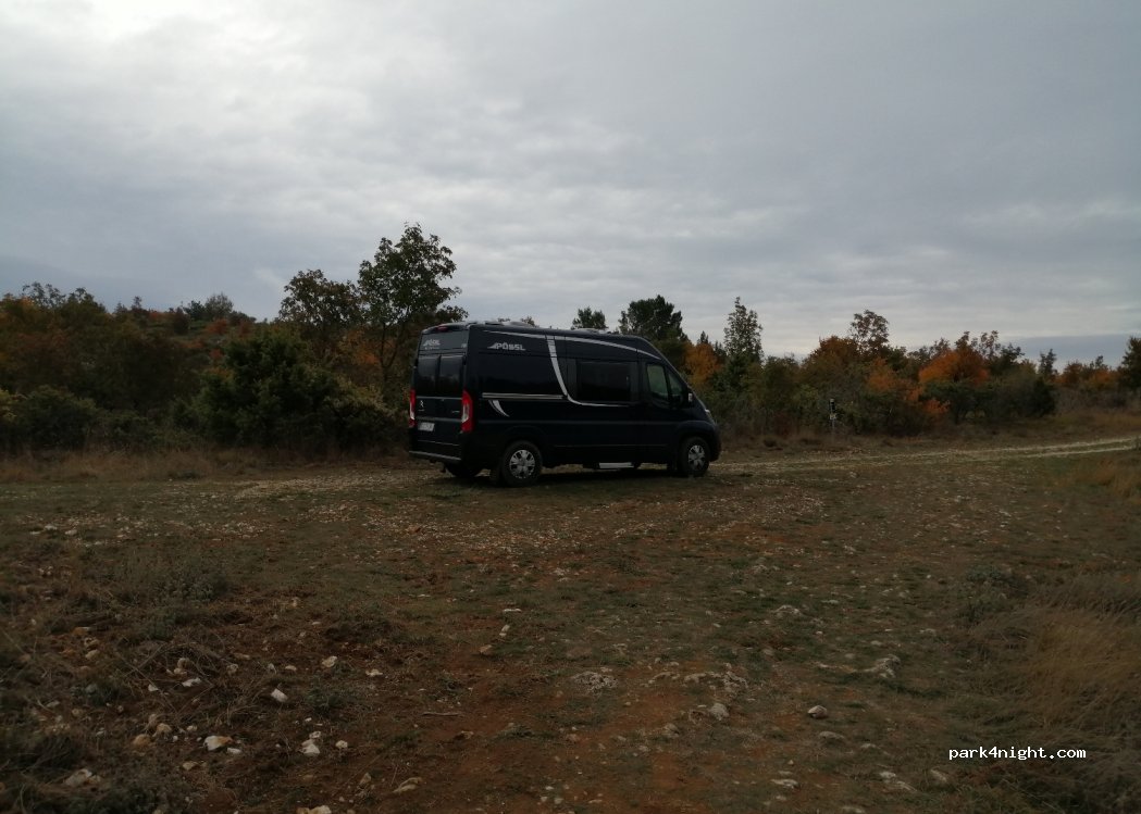 (52222) Skitača - Unnamed Road — foto 2