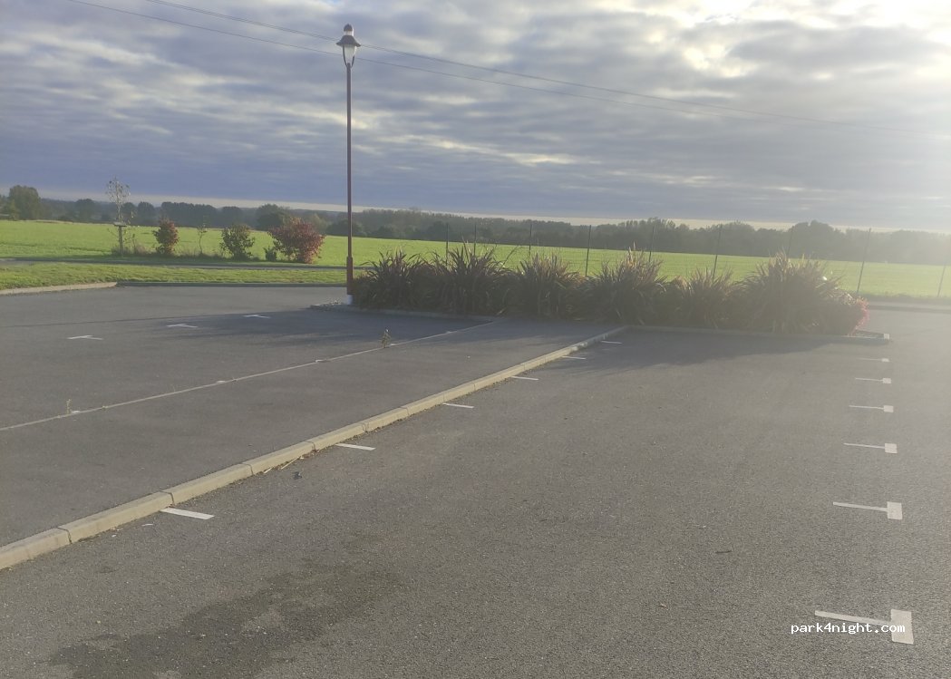 (35120) Roz-Landrieux - 12 Le Bourg — foto