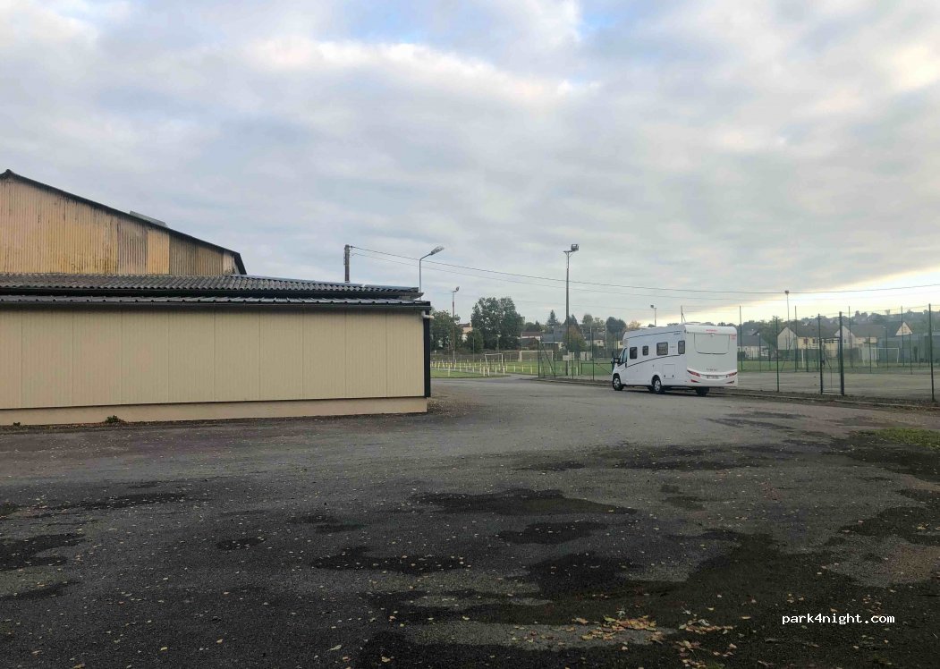 (53940) Le Genest-Saint-Isle - 9 Rue des Sports — foto