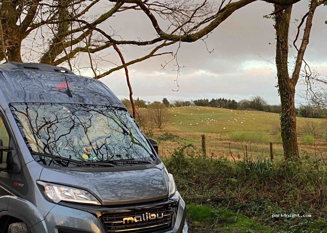 (7SW) Cowbridge - Unnamed Road — foto 4