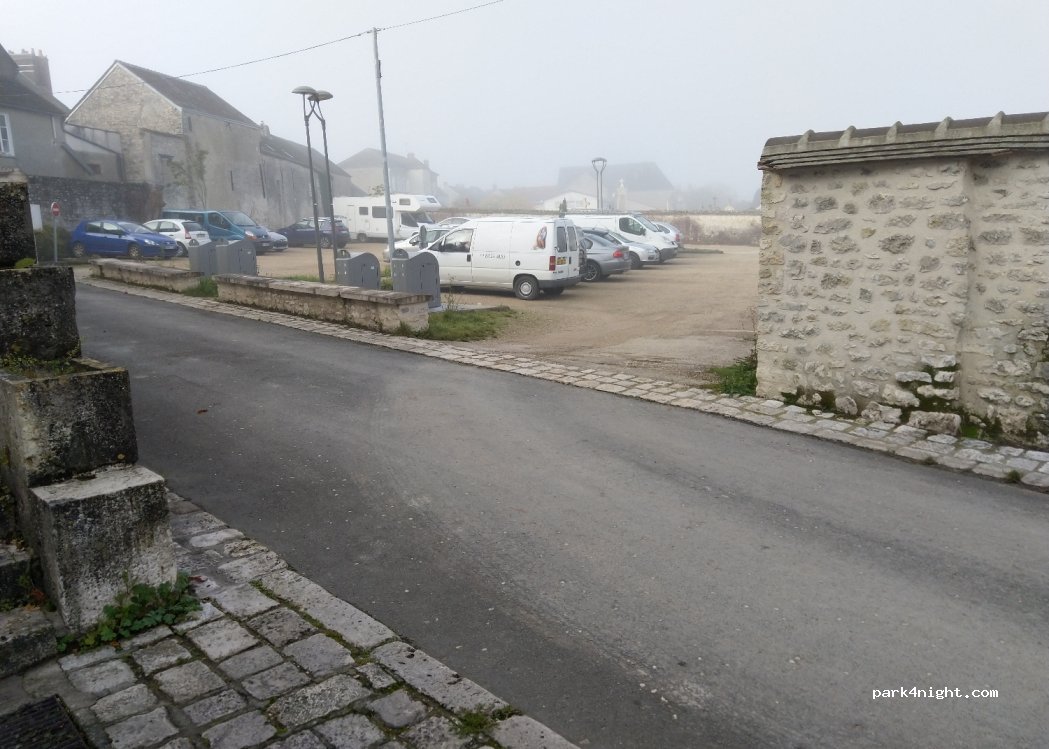 (77570) Château-Landon - 4 Ruelle de Nemours — foto