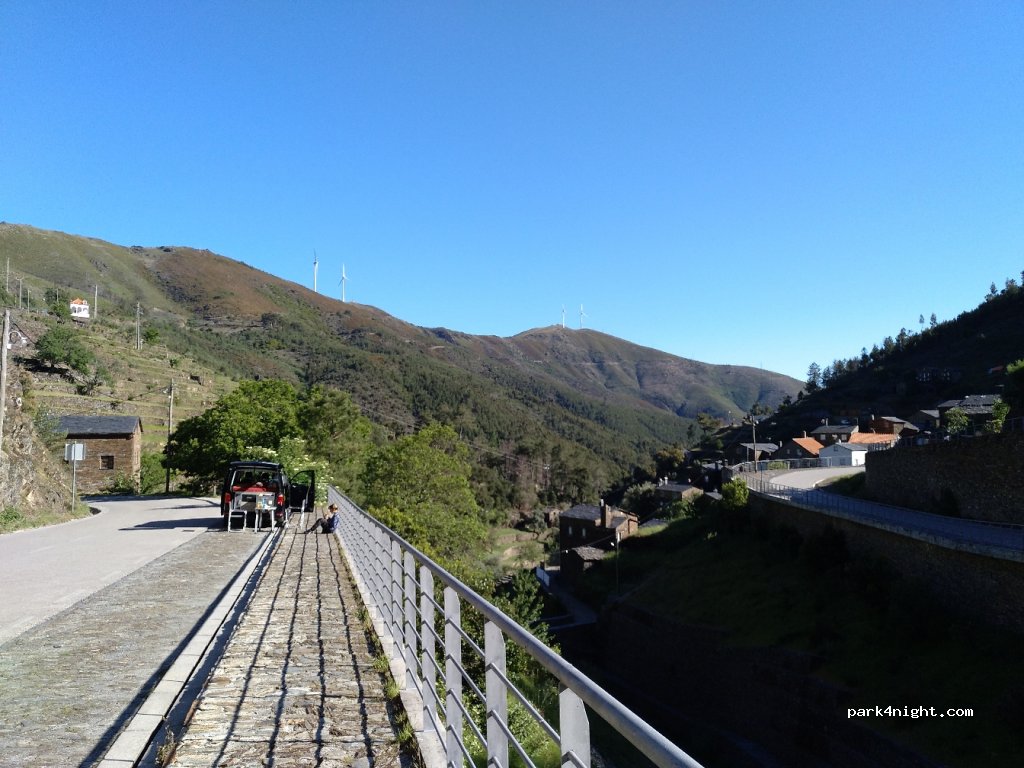(3303) Piodão - Largo Cónego Manuel Fernandes Correia — foto